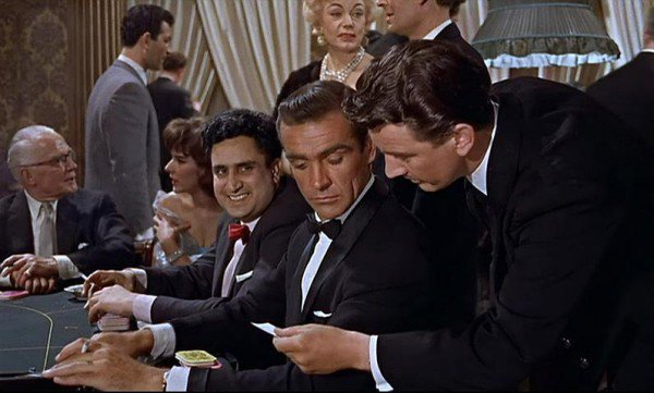 James Bond, Sean Connery spelar på casino i filmen Dr No