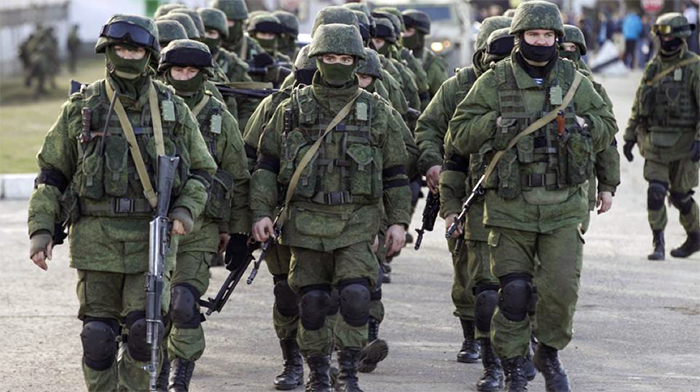 Ryska förband marscherar in på Krim