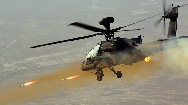 Apache Helicopter - Foto: Staff Sergeant Mike Harvey, Wikimedia Commons