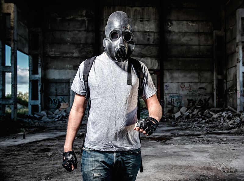 Man med gasmask - Gotham Shield - Foto: Crestock.com