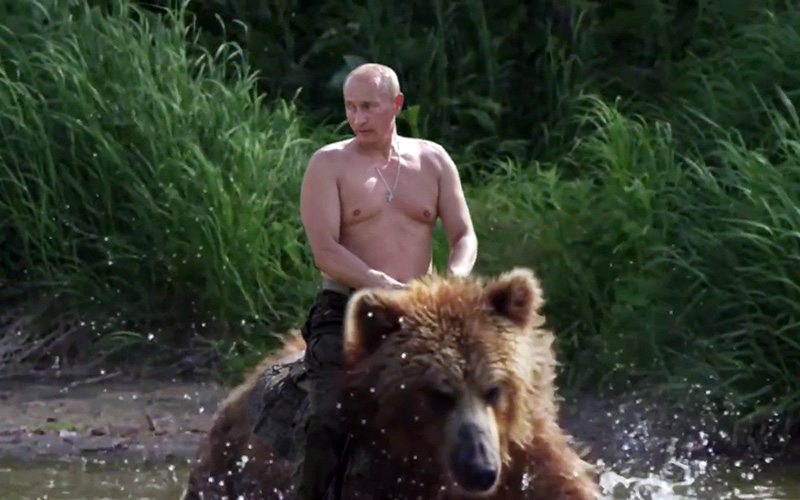 Putin rider en björn