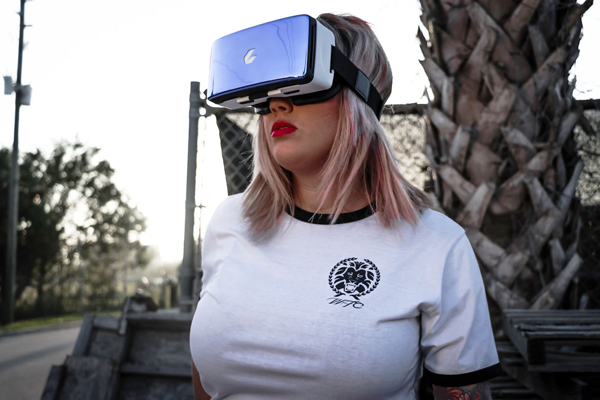 Virtual reality game. Foto: Tim Savage. Fri licens enligt pexels.com