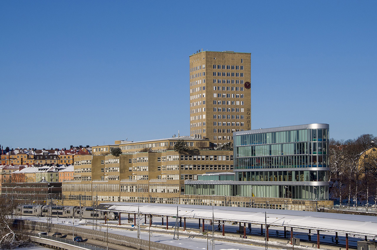 Bonnierhuset i Stockholm. Foto: I99pema. Licens: CC BY-SA 4.0, Wikimedia Commons