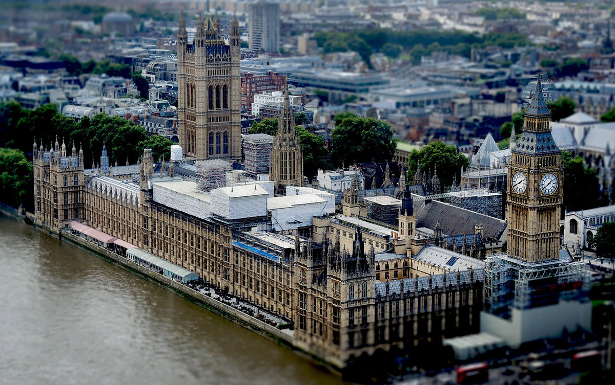 Det brittska parlamentet. Foto: Tasos Lekkas. Licens: Pixabay.com