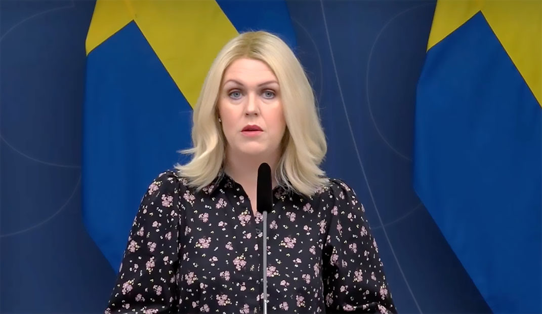 Socialminister Lena Hallengren. Foto: SVT play