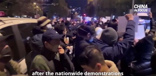 Covidprotester i Kina den 29:e november 2022. Bild: China in Focus
