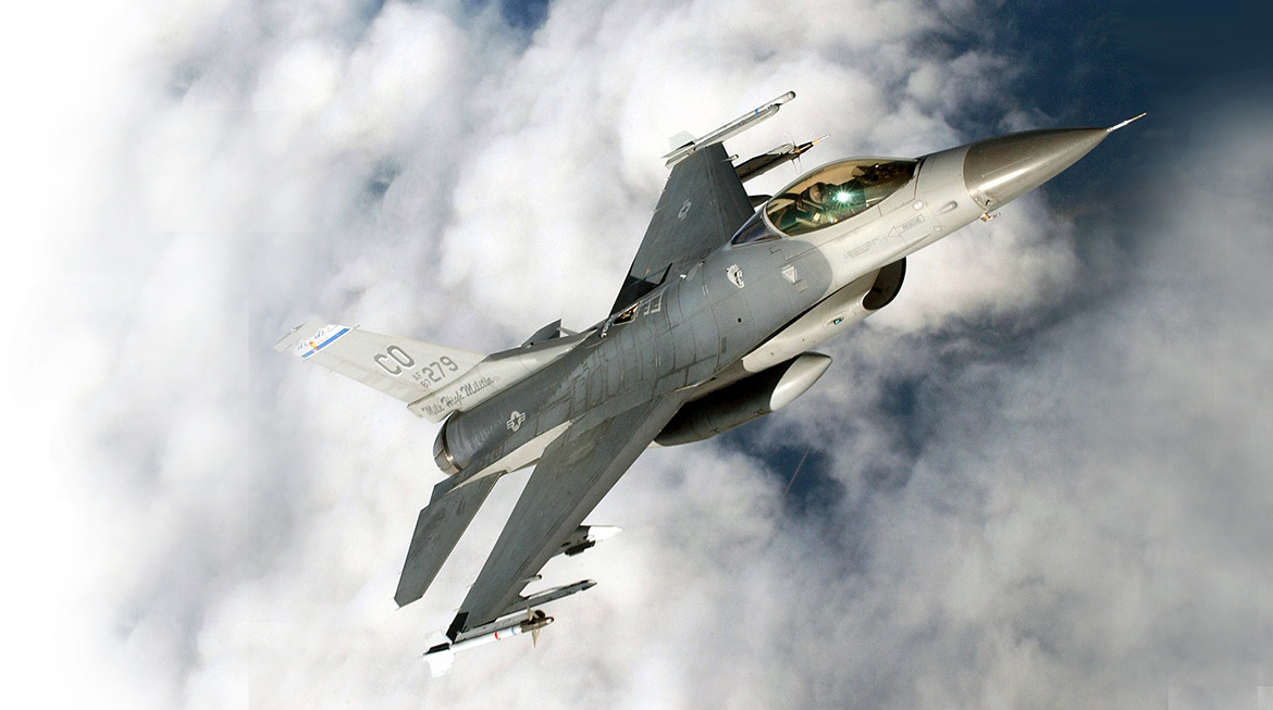 F-16 C Fighting Falcon. Foto: JOHN P. ROHRER, USAF