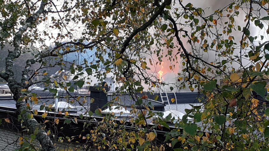 Bombdåd i Hässelby (Rädisvägen), 2 okt 2023. Foto: NewsVoice