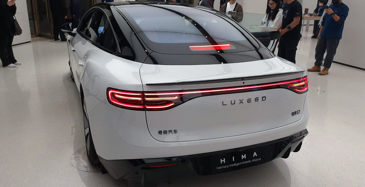Huaweis nya elbil Luxeed S7 lanserades den 28 november 2023 i Shanghai.