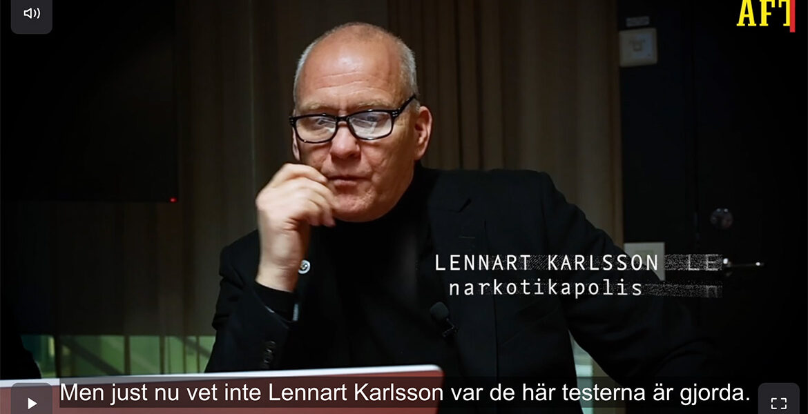 Narkotikapolis Lennart Karlsson på Aftonbladets redaktion. Foto: Aftonbladet.se