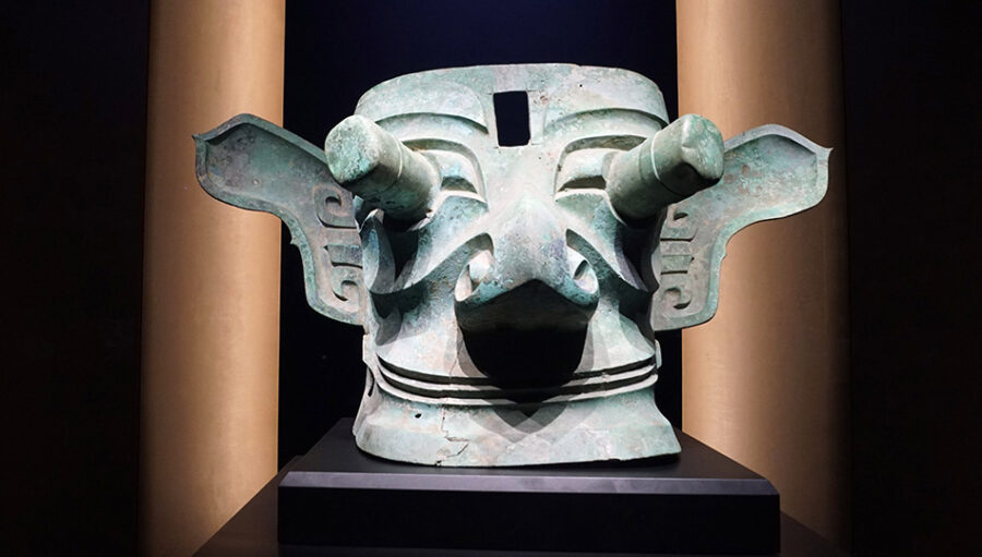 Sanxingdui ancient mask, 1250 BC. Photo by T. Sassersson, NewsVoice