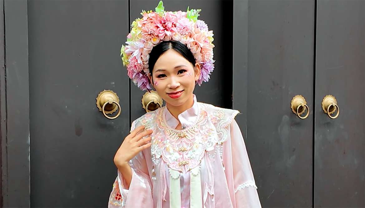 Chinese young woman in traditional dress, Chikan Town, Zhanjiang.