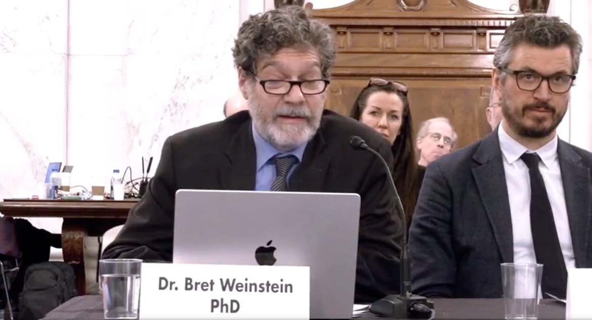 Dr Bret Weinstein och dr Mattias Desmet (th)