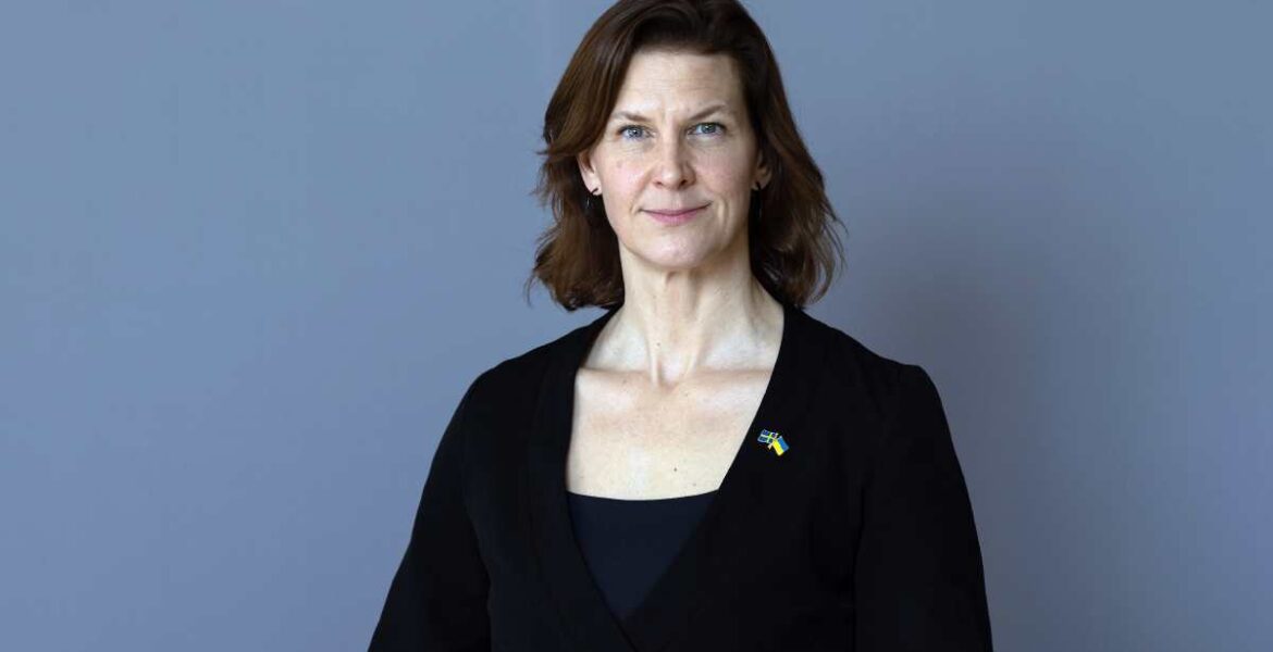 Jämställdhetsminister Nina Larsson