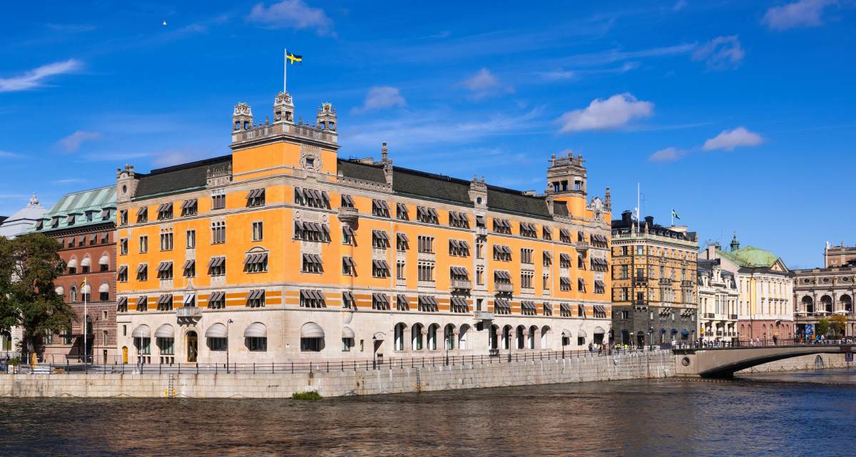 Regeringskansliet ligger kvarteret och byggnaden Rosenbad