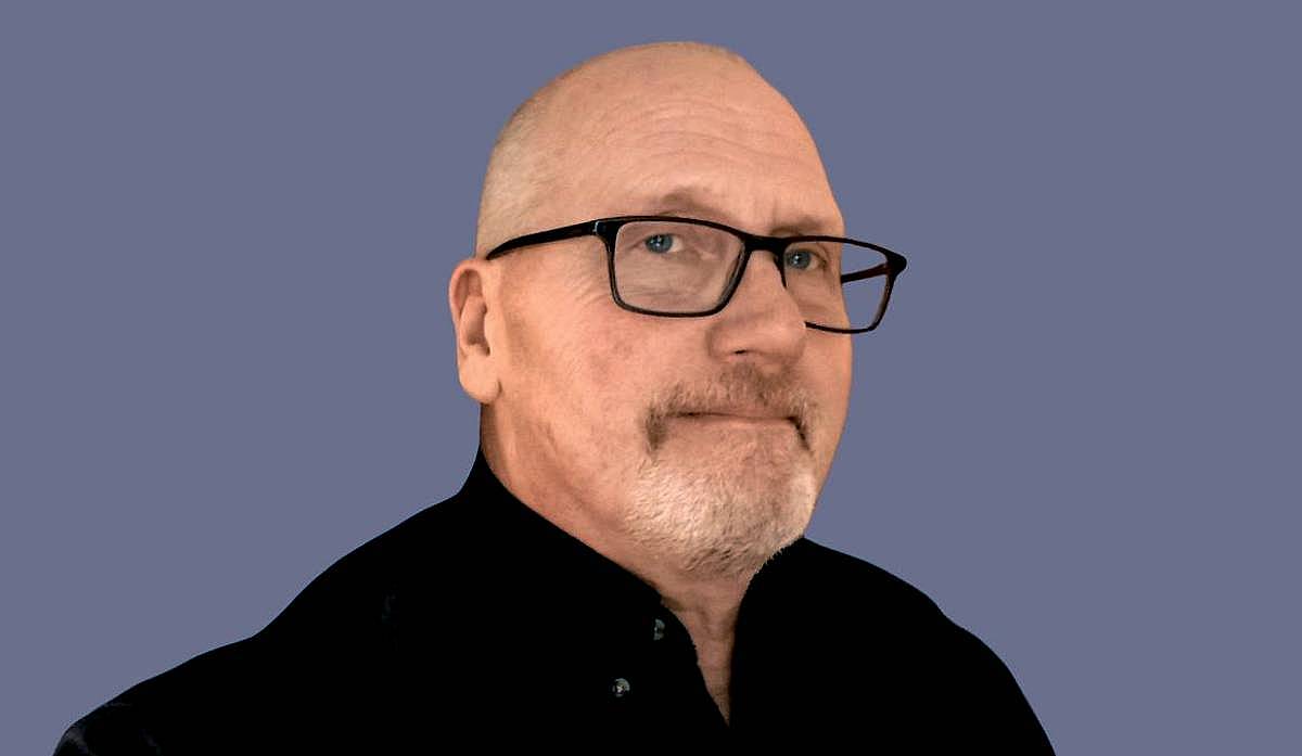 JE Lindblom | Selfie