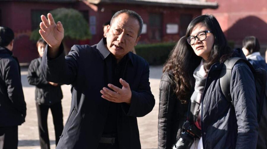 En vietnamesisk journalist vid Shuanglin-templet i Jinzhong