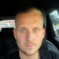 Adrien Bocquet visselblåste om Bucha-massakern