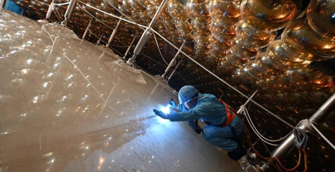 Jiangmen Underground Neutrino Observatory (JUNO)