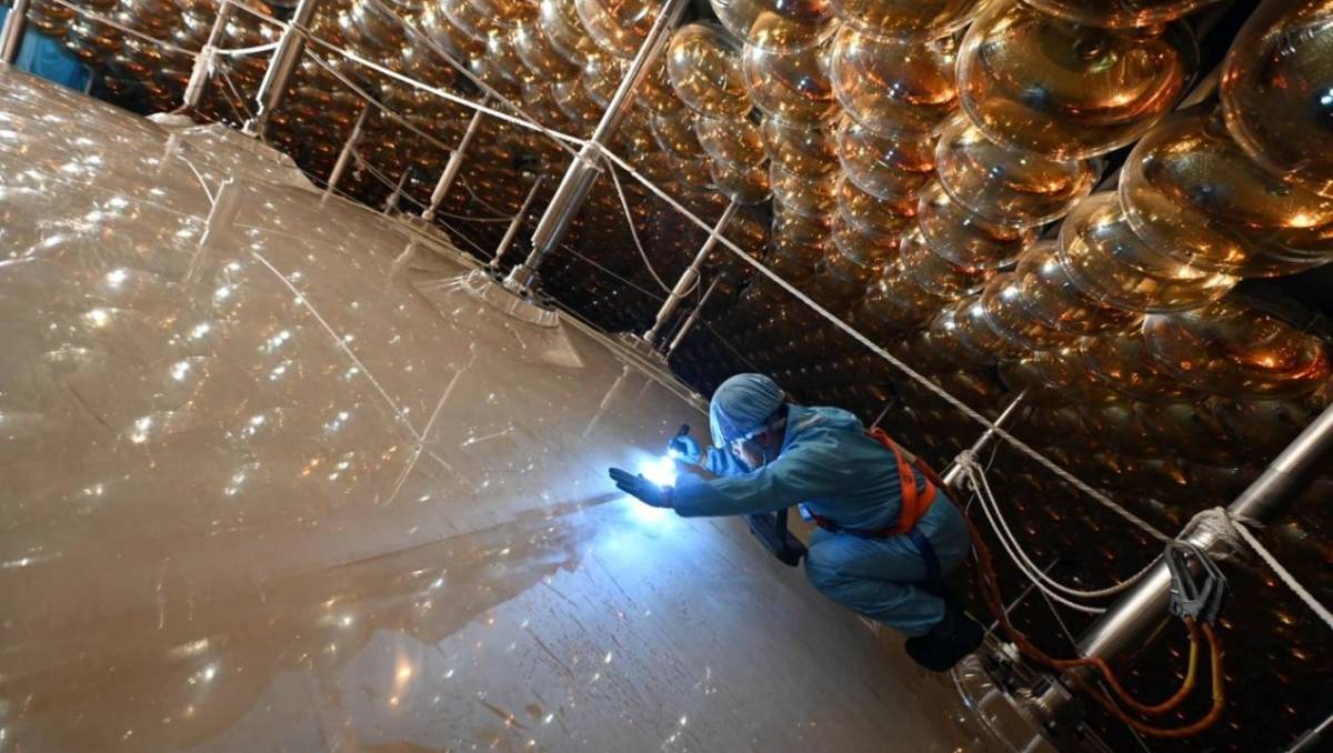 Jiangmen Underground Neutrino Observatory (JUNO)