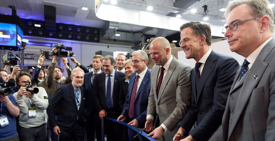 Officiell invigning med NATO