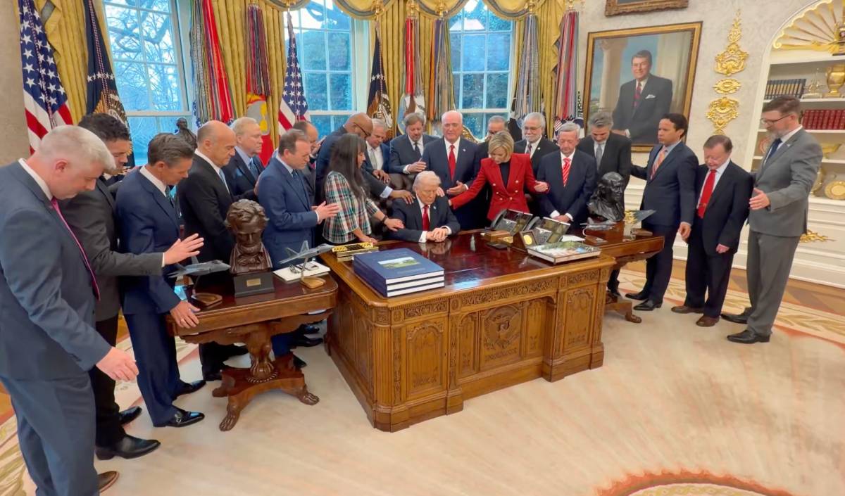 Pastorer ber att Gud ska hjälpa krigspresidenten Trump