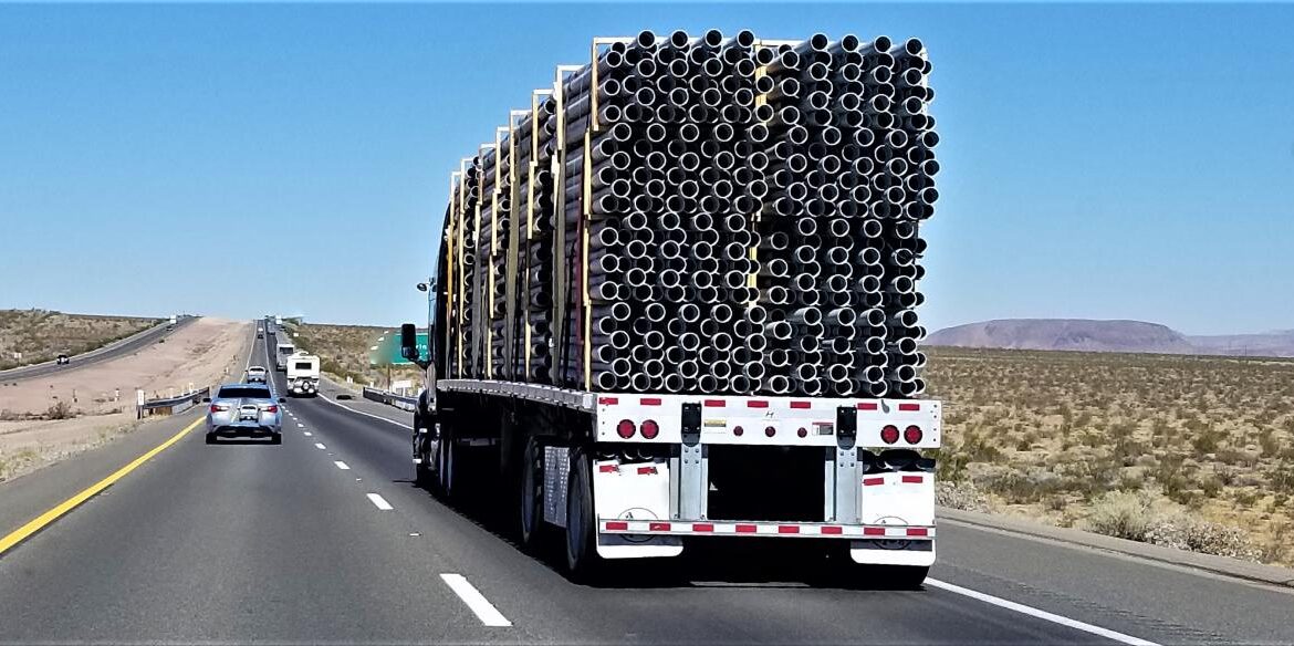 Lastbil på motorväg