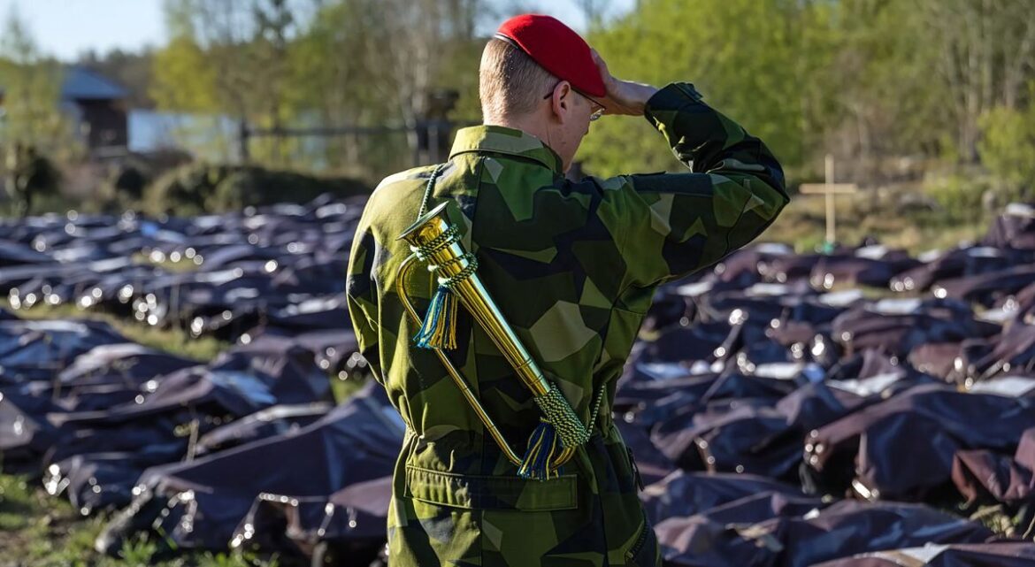 Massgravar för svenskar och ryssar