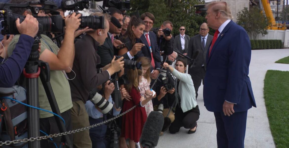Trump håller presskonferens